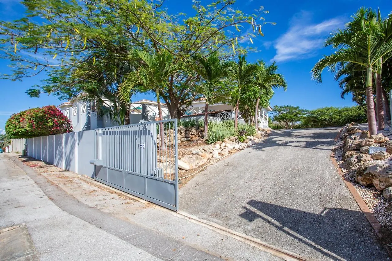 Beautiful & Spacious Villa With View In Jan Thiel