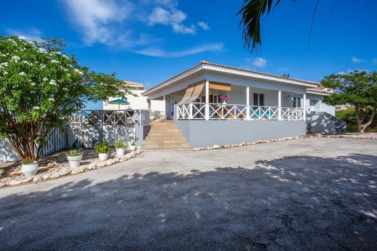 Beautiful & Spacious Villa With View In Jan Thiel