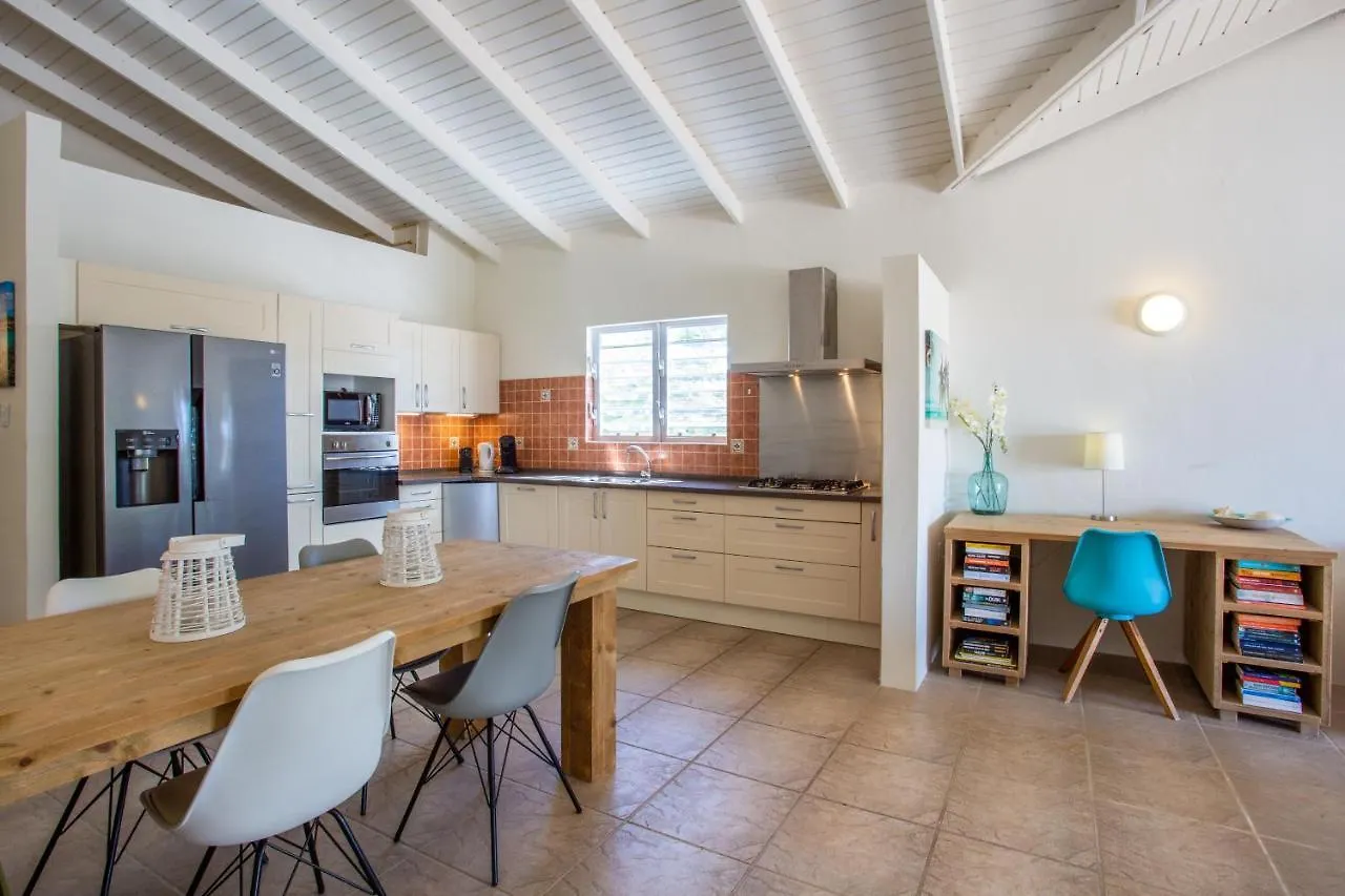 Beautiful & Spacious Villa With View In Jan Thiel 0*,