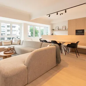 https://apt-deluxe-3-bedrooms-with-casino-view-and-free-parking.bruges-hotels.info