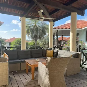25 3-min Beach-pool-golf Blue Bay
